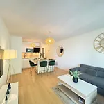 L\'Hibiscus - Centre Ville - Parking - 3P