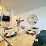 L\'Hibiscus - Centre Ville - Parking - 3P
